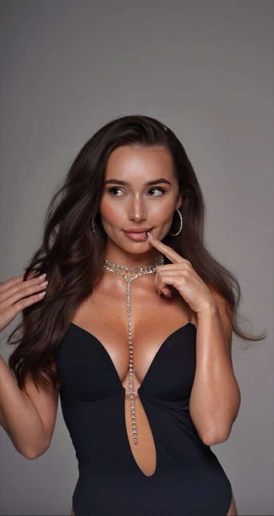 𝐄𝐑𝐈𝐊𝐀 🔐😍 𝐁𝐄𝐒𝐓 profile photo