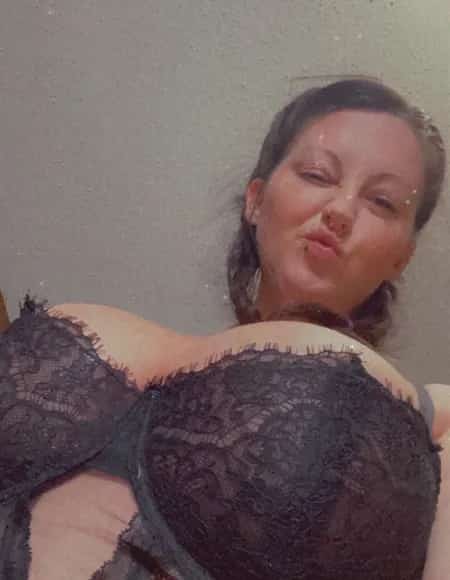 Brown eyed girl profile photo