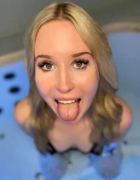 Mia Brandt 🍑 profile photo