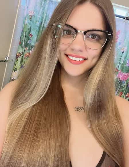 Molly Marie profile photo