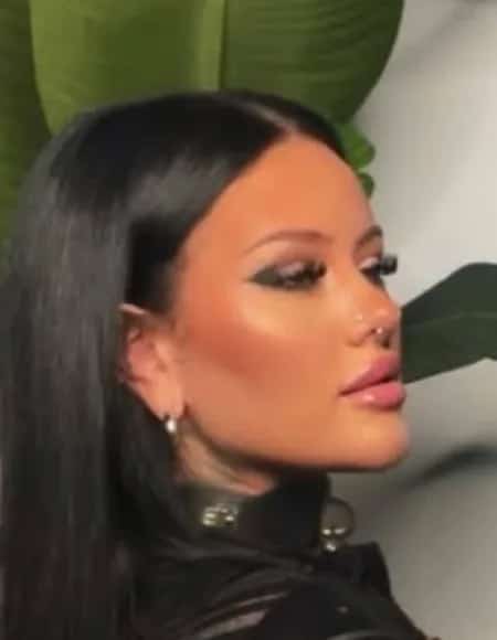 niamh velvet | QUEEN OF PIES 🥧 profile photo