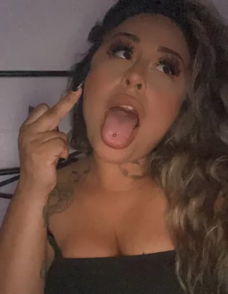 Monika OnlyFans profile