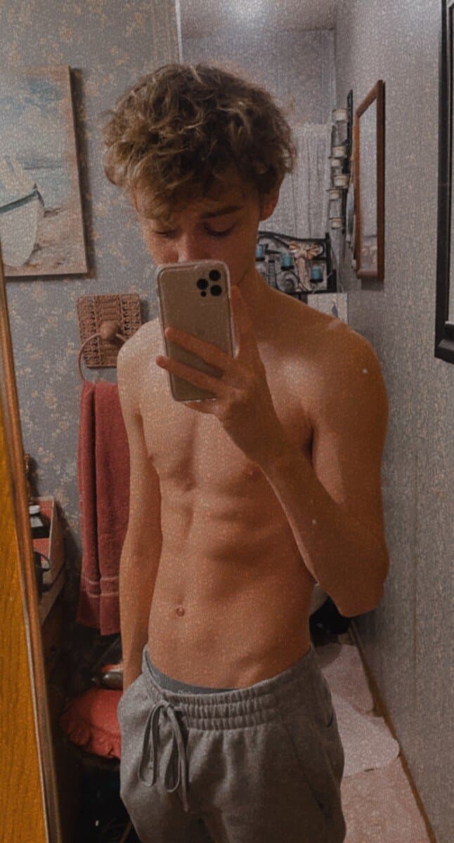 S T V N OnlyFans profile