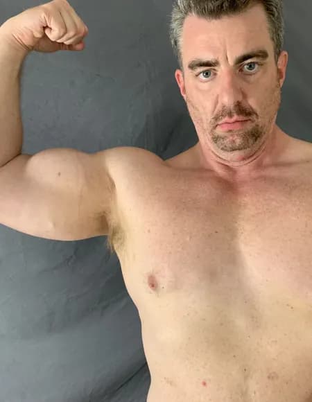 iHulkOut OnlyFans profile