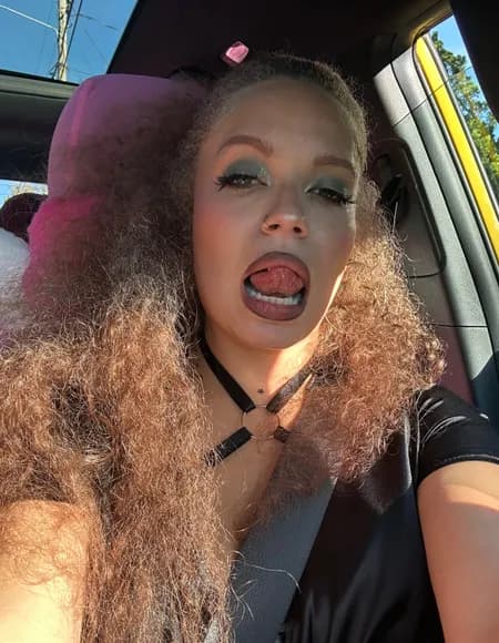 Pearly OnlyFans profile