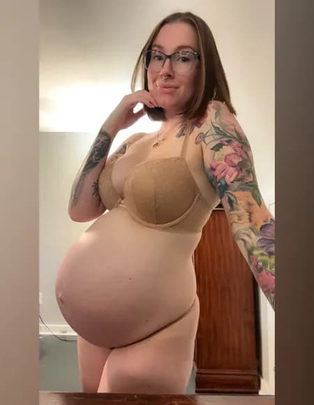 Pregnant Cait OnlyFans profile