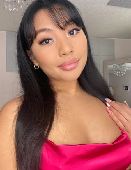 Vee Lau OnlyFans profile