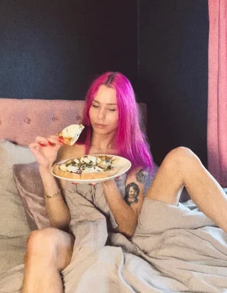 Ollie👾✨🦧 (19) OnlyFans profile