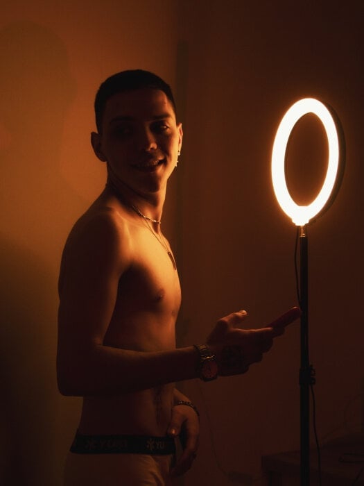 Alextwink10