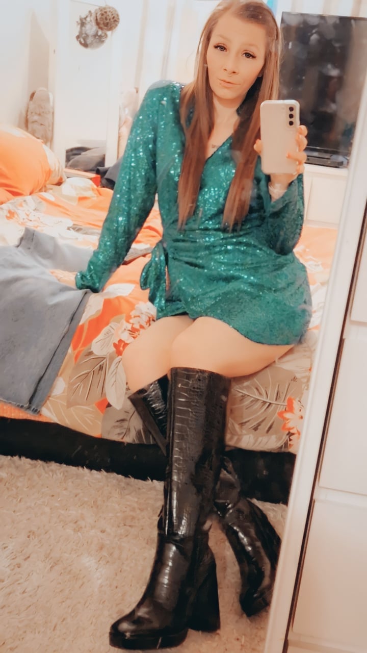 Alexagrace02