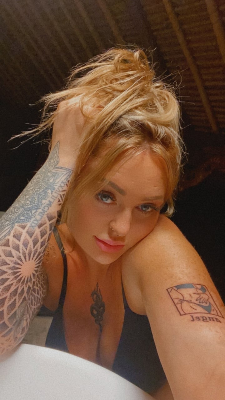 Alexaraeeee