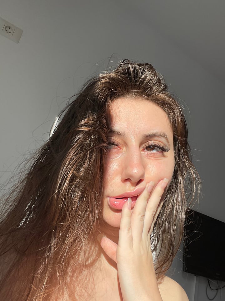 Alexandra21