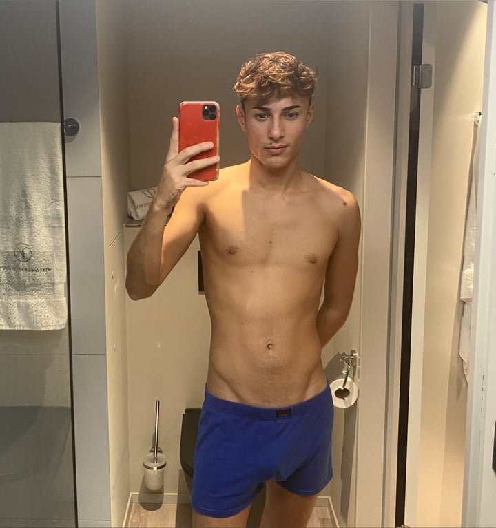 Alexxxis19
