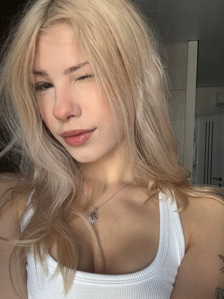 Chloe :3