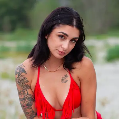 Amariswhite