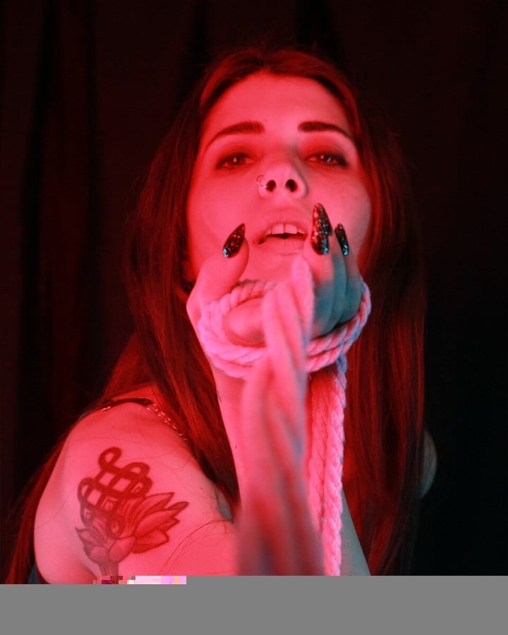 Ambarviolet