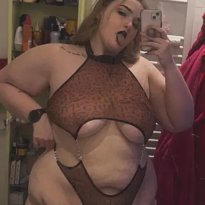 Angelicgiantess