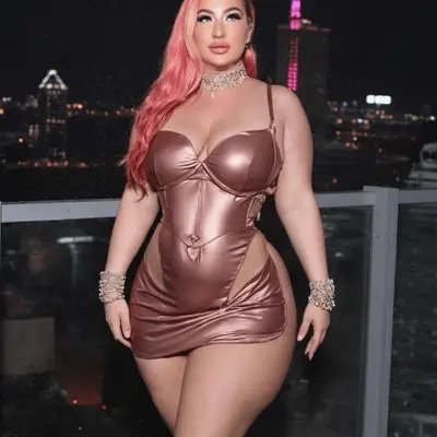 Thickest ASS🩷 ONLINE🚨