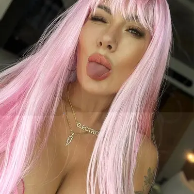 Carlyelectriclive