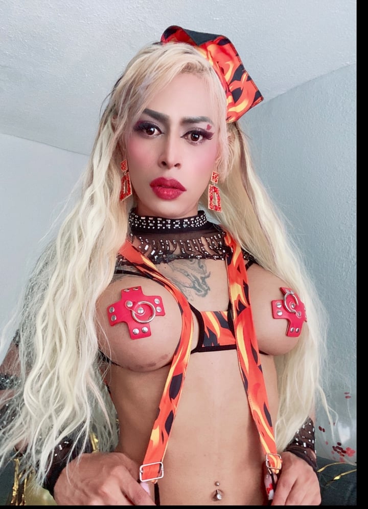 Carolinne10