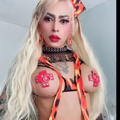 Carolinne10