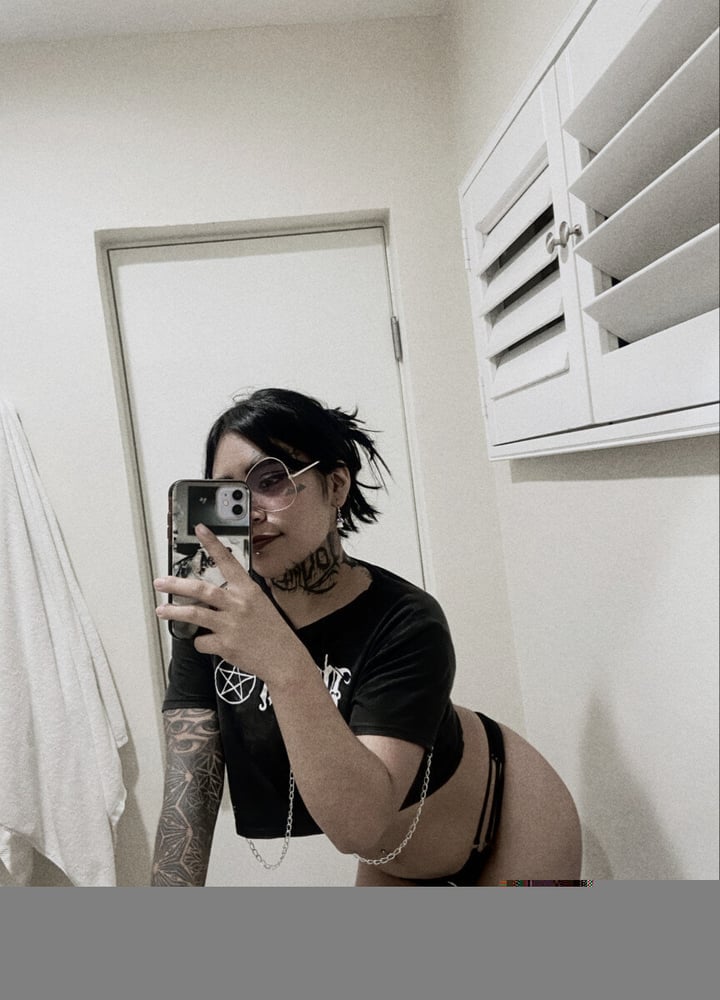 Charlieyeuxx