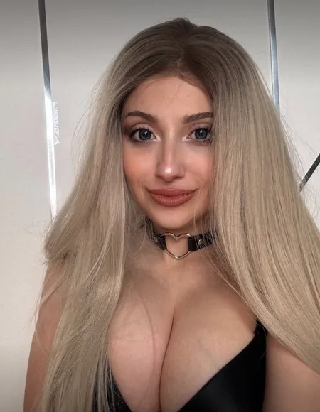 Charlotte_Daze