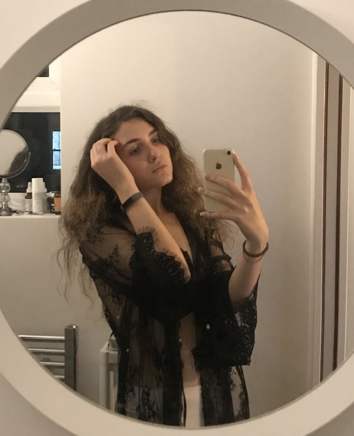 Comelaywithadile