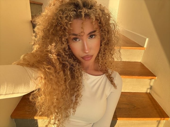 Curlychick