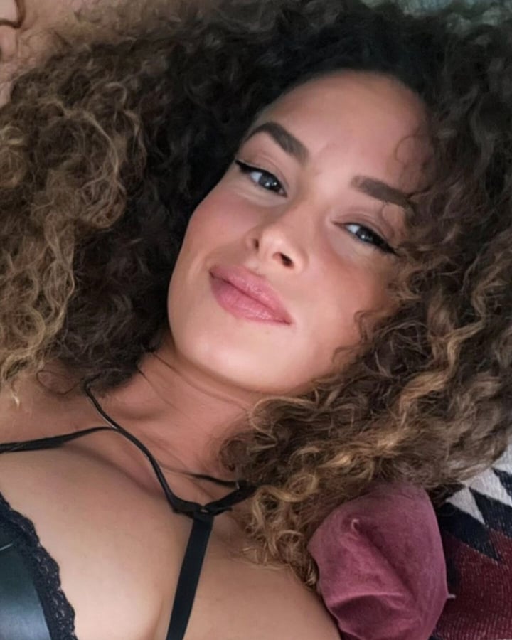 Curlyhot18