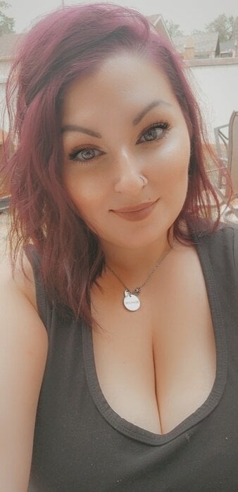 Curvybrowneyebaby