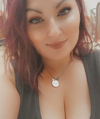 Curvybrowneyebaby