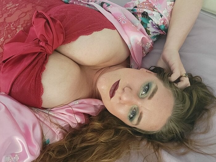 Curvycrystalgoddess