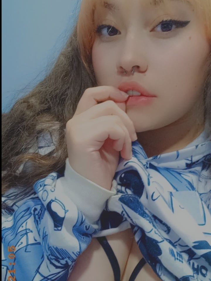 Curvyqueenmel