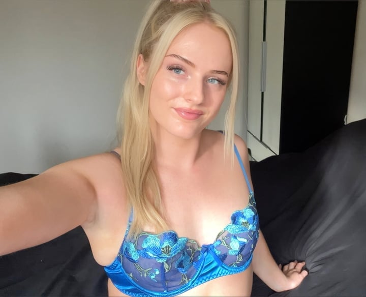 April 💖