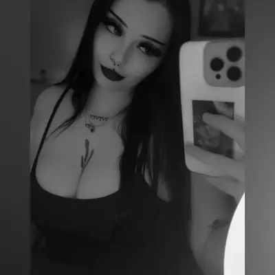 emo brat ⚠︎ ☠︎︎