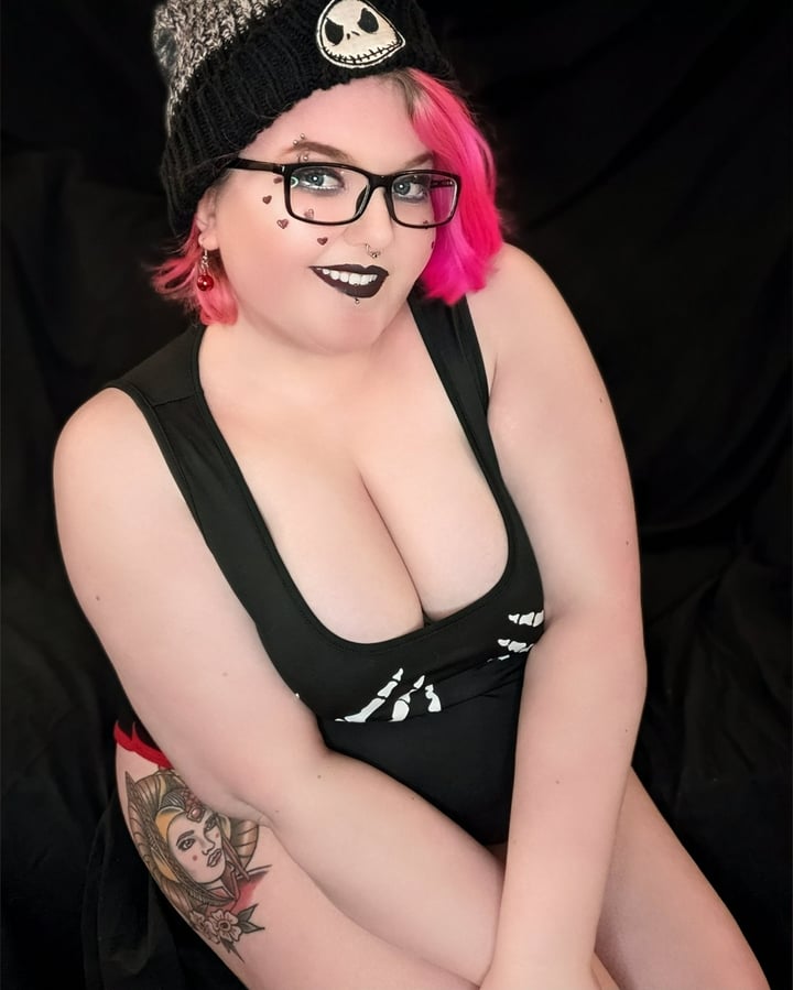 EMOPINK Vault subscription!