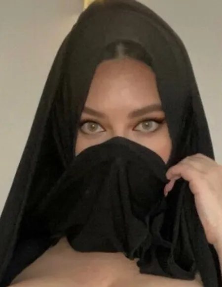 @FairuzaPersiana Financial Dominatrix