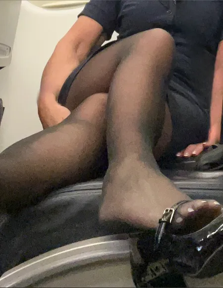 Flight Attendant Fiona - Main Cabin