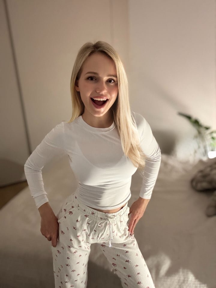 ALEXA GRAY