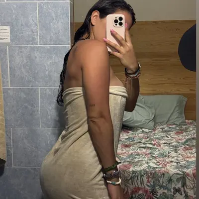 ✨Cutie with a booty✨