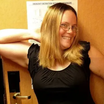 Gothicbustybootybabe