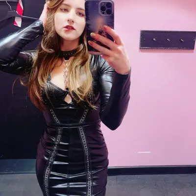 Hollyheartleather