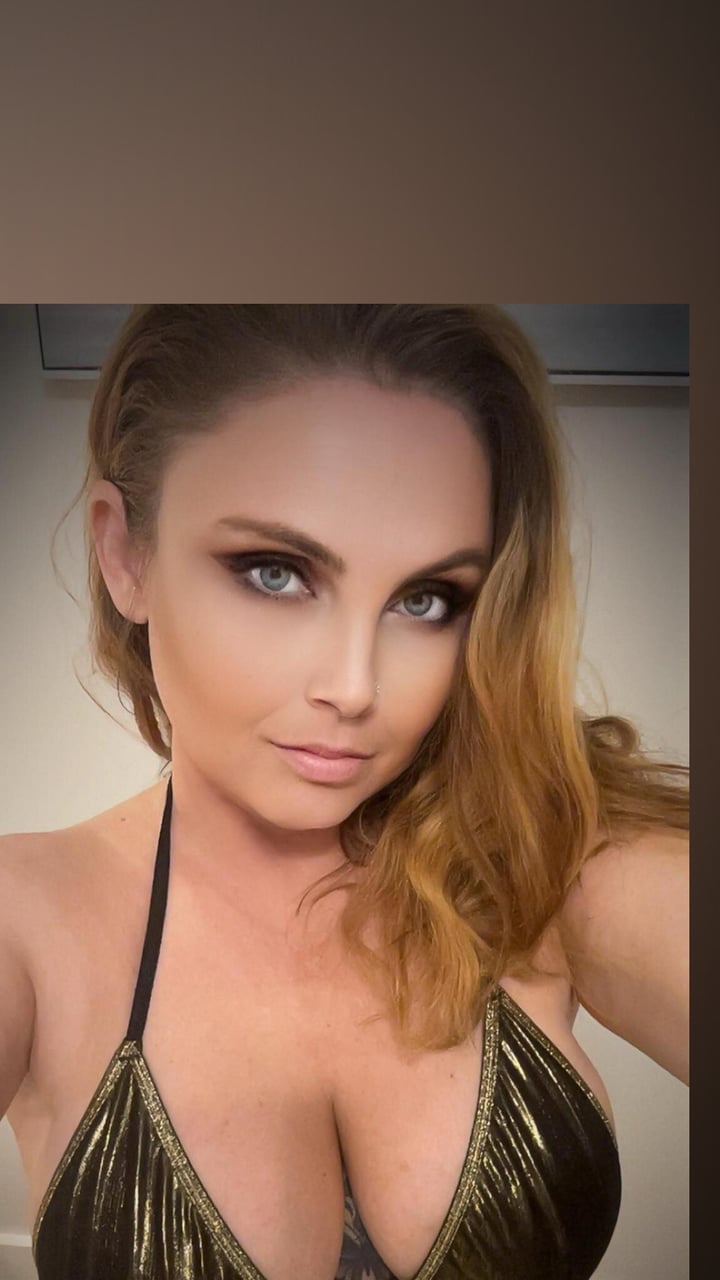 Honey Bee Bombshell