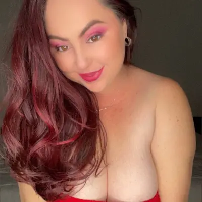 Hornythickwife