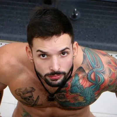 Hotlatino93