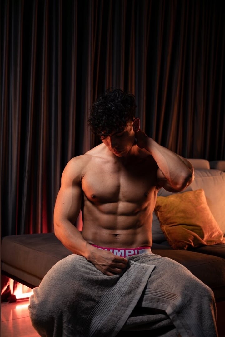 Hottboy7