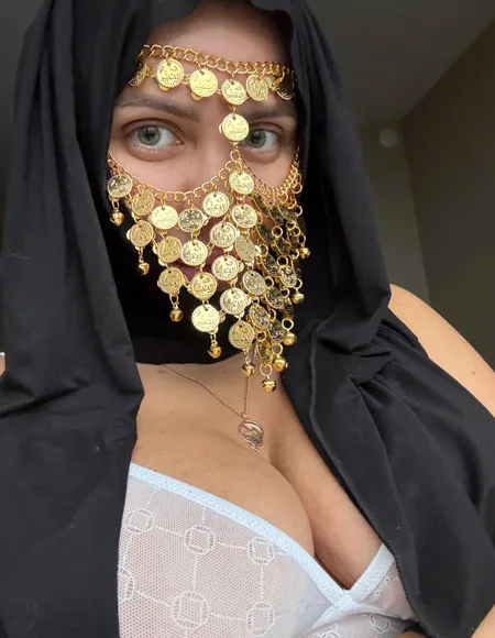 Hot Muslim Woman