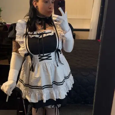 Abella Zee
