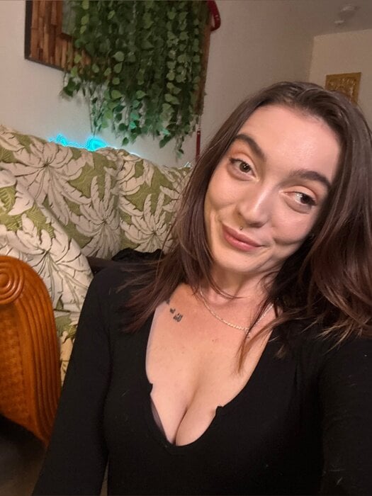 Hotwifechar